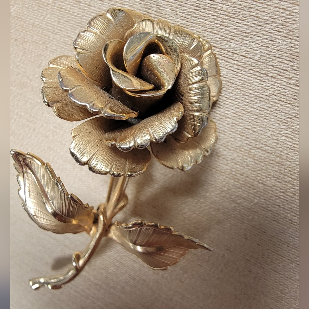 Rose brooch